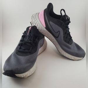 Womens Size 12W Nike Revolution 5 Running Shoes